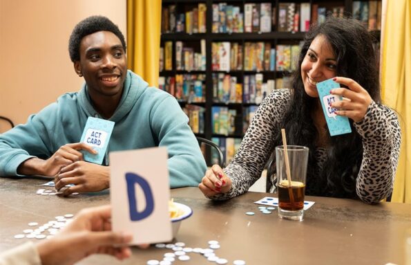 TOMY – The Game of Saying ‘Huh?!