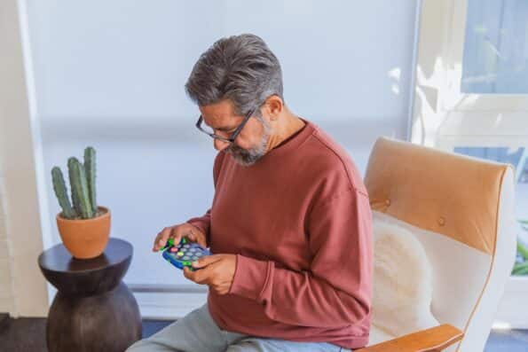 Educational Insights – Brain Bolt Boost Electronic Memory Game