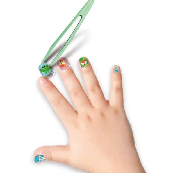 Avenir – Press-on Nails – Animal Kingdom